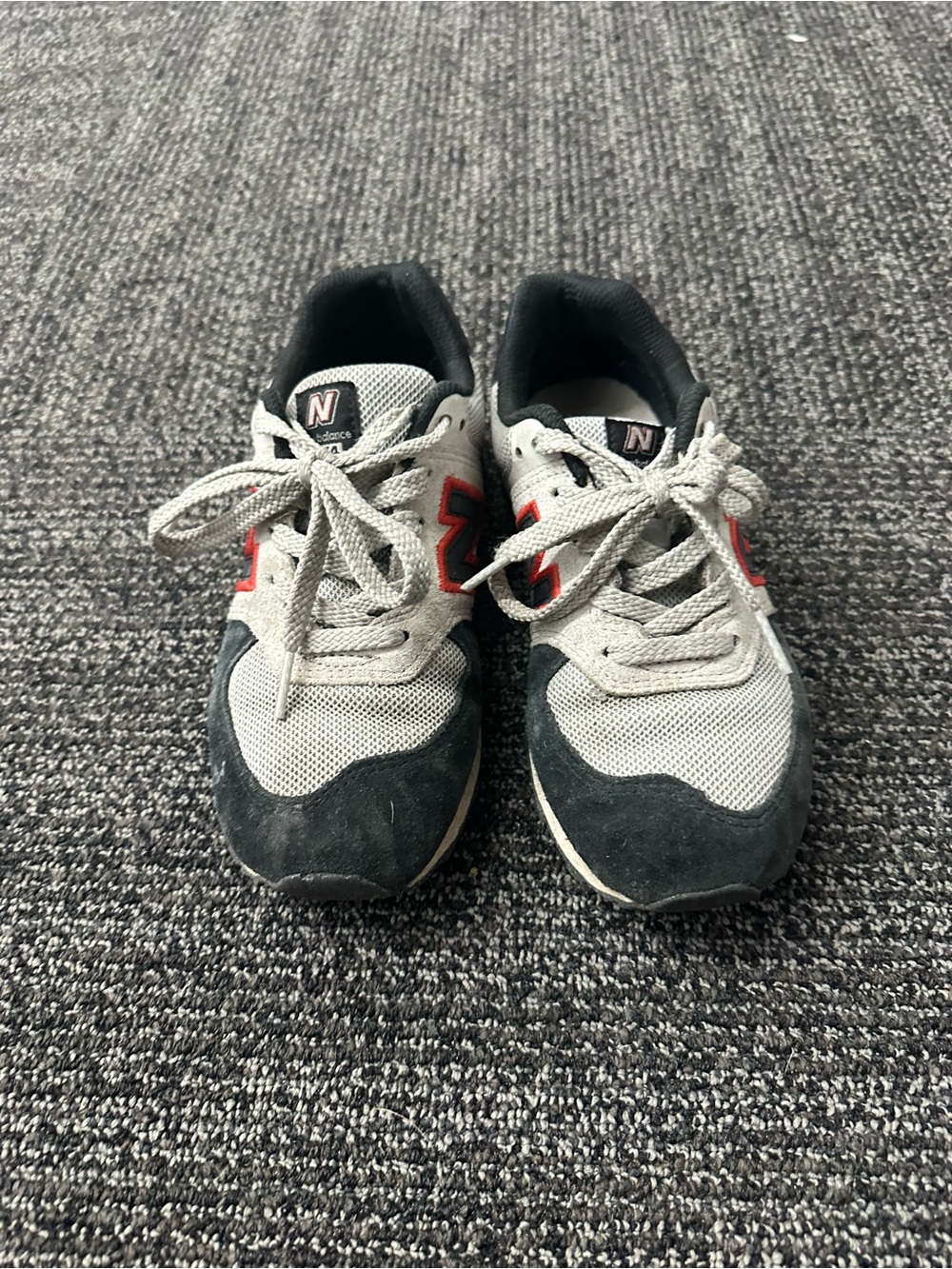 New Balance 574 Unisex Kids Gray/Black/Red Suede Mesh Lace-Up Sneaker Sz 3